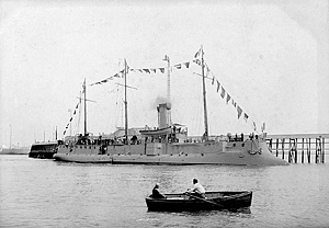 Historical photo of French torpedo cruiser Epervier off the south jetty at Le Havre during a naval review of the Escadre du Nord in 1895